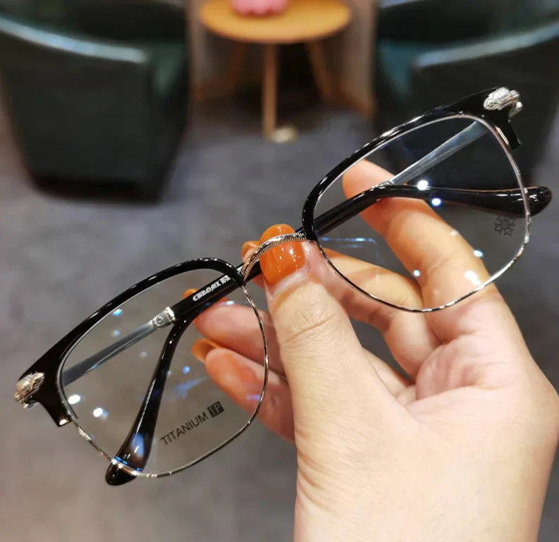 💼Dreifach scharf, einfach brillant: Ihr Büro-Alltag mit TÜV-geprüftem Blaulichtschutz👔Ultra-leichte Anti-Blau-Licht-Lesebrille