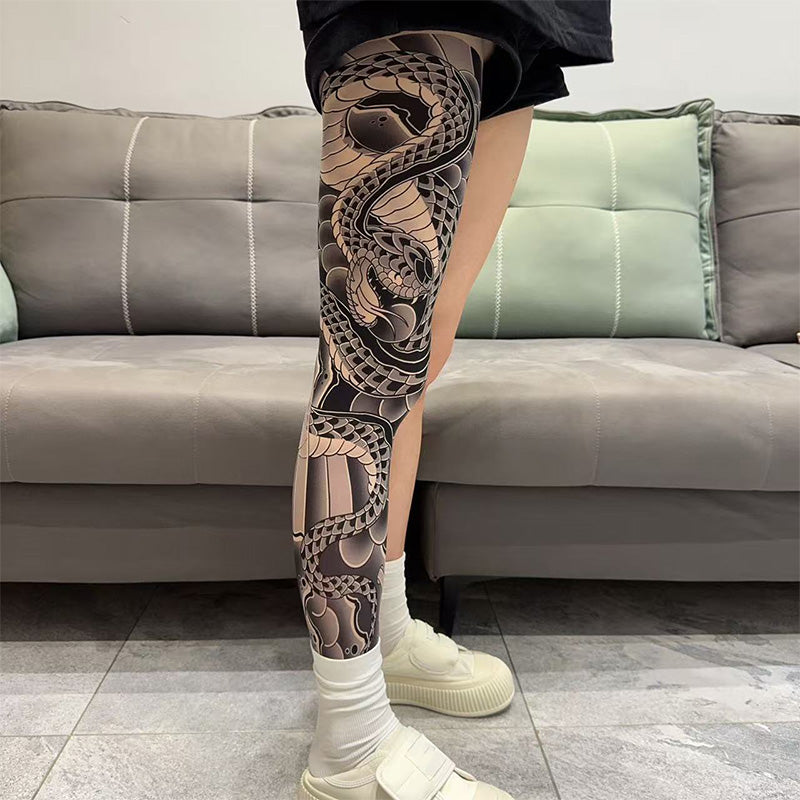 Dehnbarer Beinärmel mit Tattoo-Print