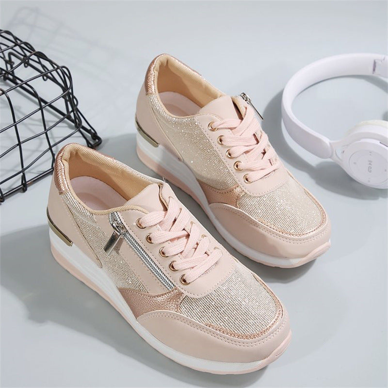Damen-Sneaker mit Mesh-Obermaterial, Schnürung und Keilabsatz sowie seitlichem Reißverschluss