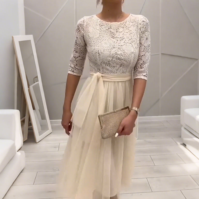 Elegantes Midikleid aus Mesh mit Spitzenkragen
