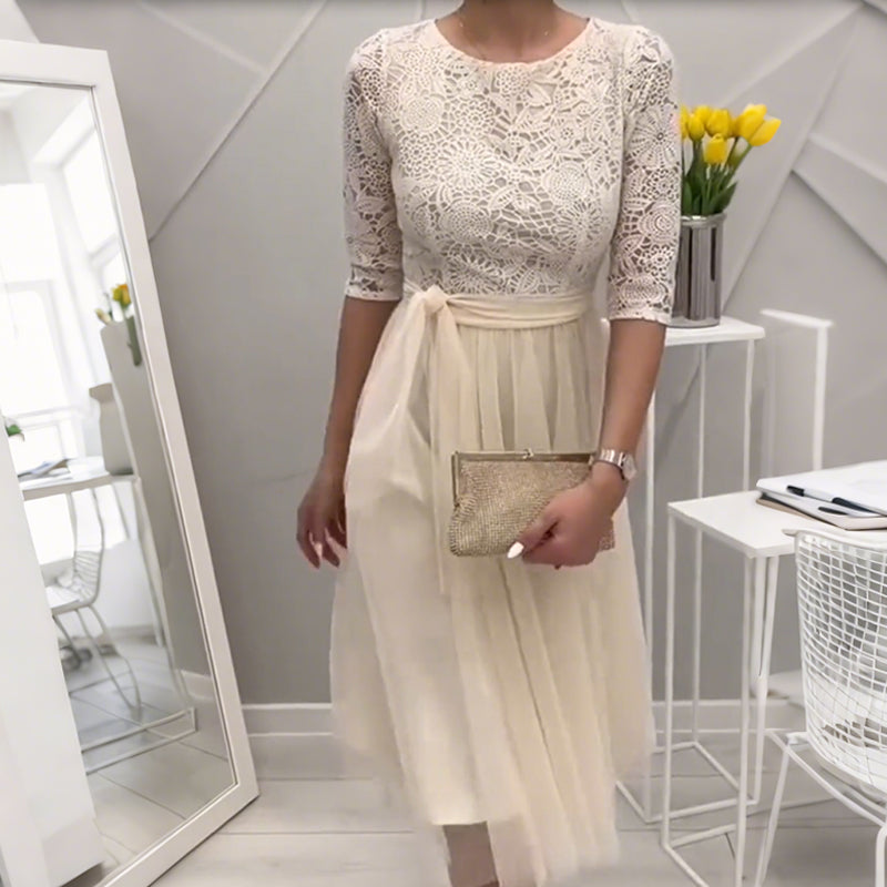 Elegantes Midikleid aus Mesh mit Spitzenkragen