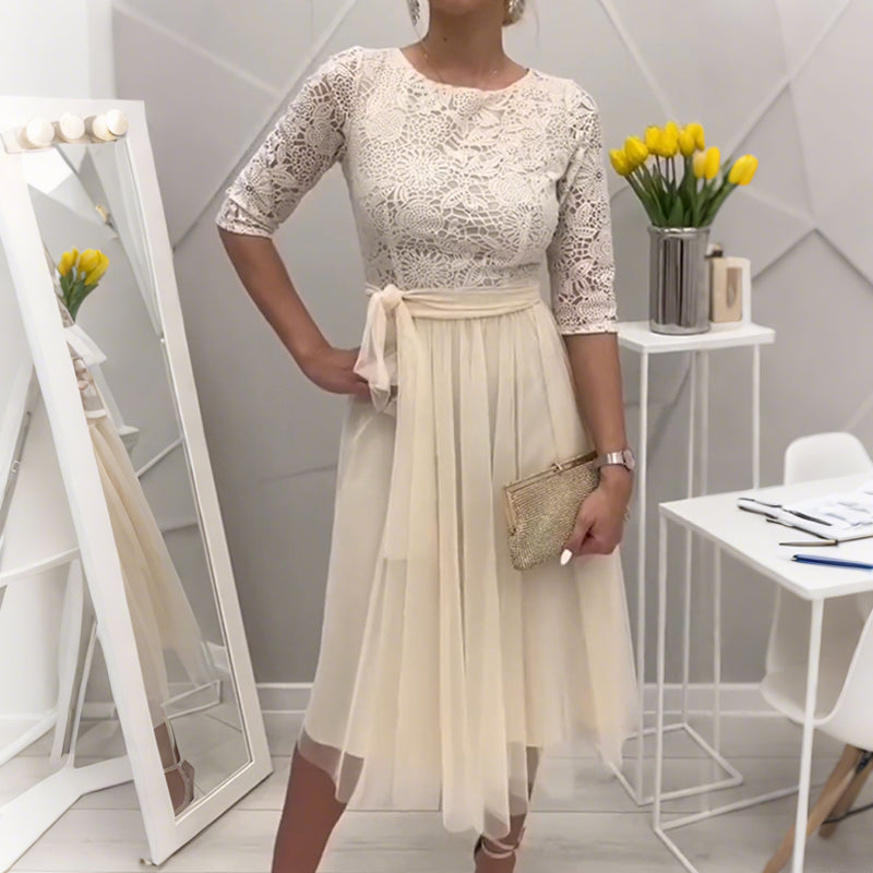 Elegantes Midikleid aus Mesh mit Spitzenkragen