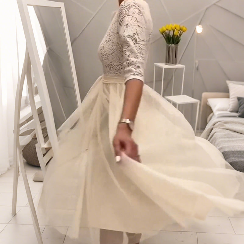 Elegantes Midikleid aus Mesh mit Spitzenkragen