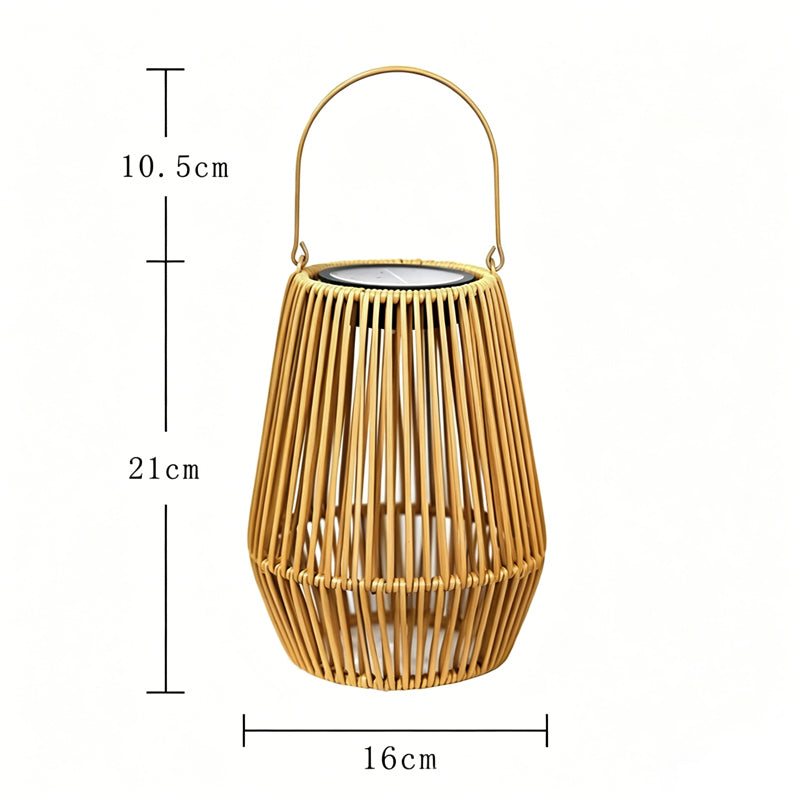 🏡🎋 50% RABATT! Solarbetätigte Rattan-Laterne – Wetterfest, automat. Ein/Aus & warmes Licht – Perfekt für Garten, Balkon & Terrasse ✨