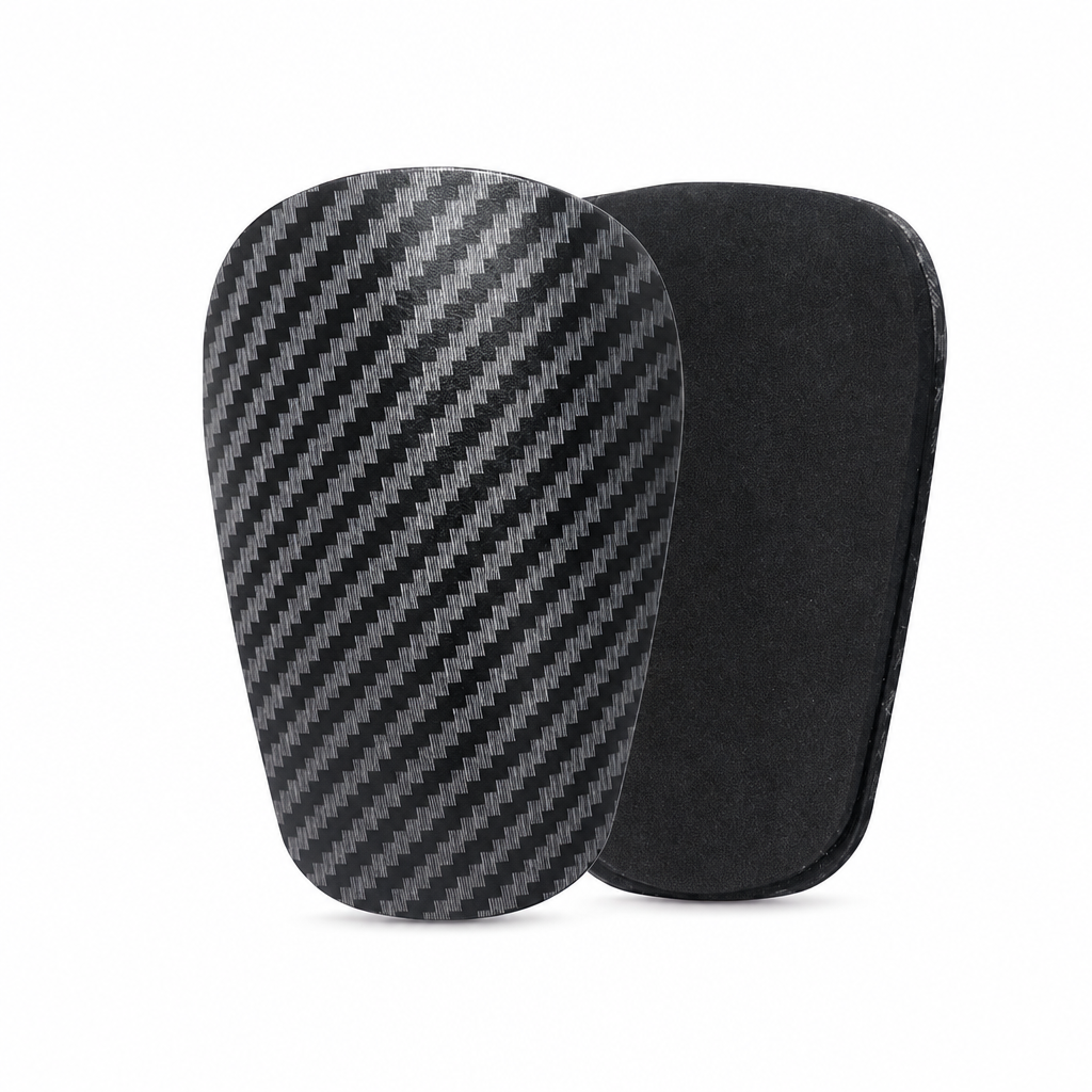 ⚽ 50% RABATT! 🛡️ Mini Schienbeinschoner – Carbon-Optik & fürs Training ✨