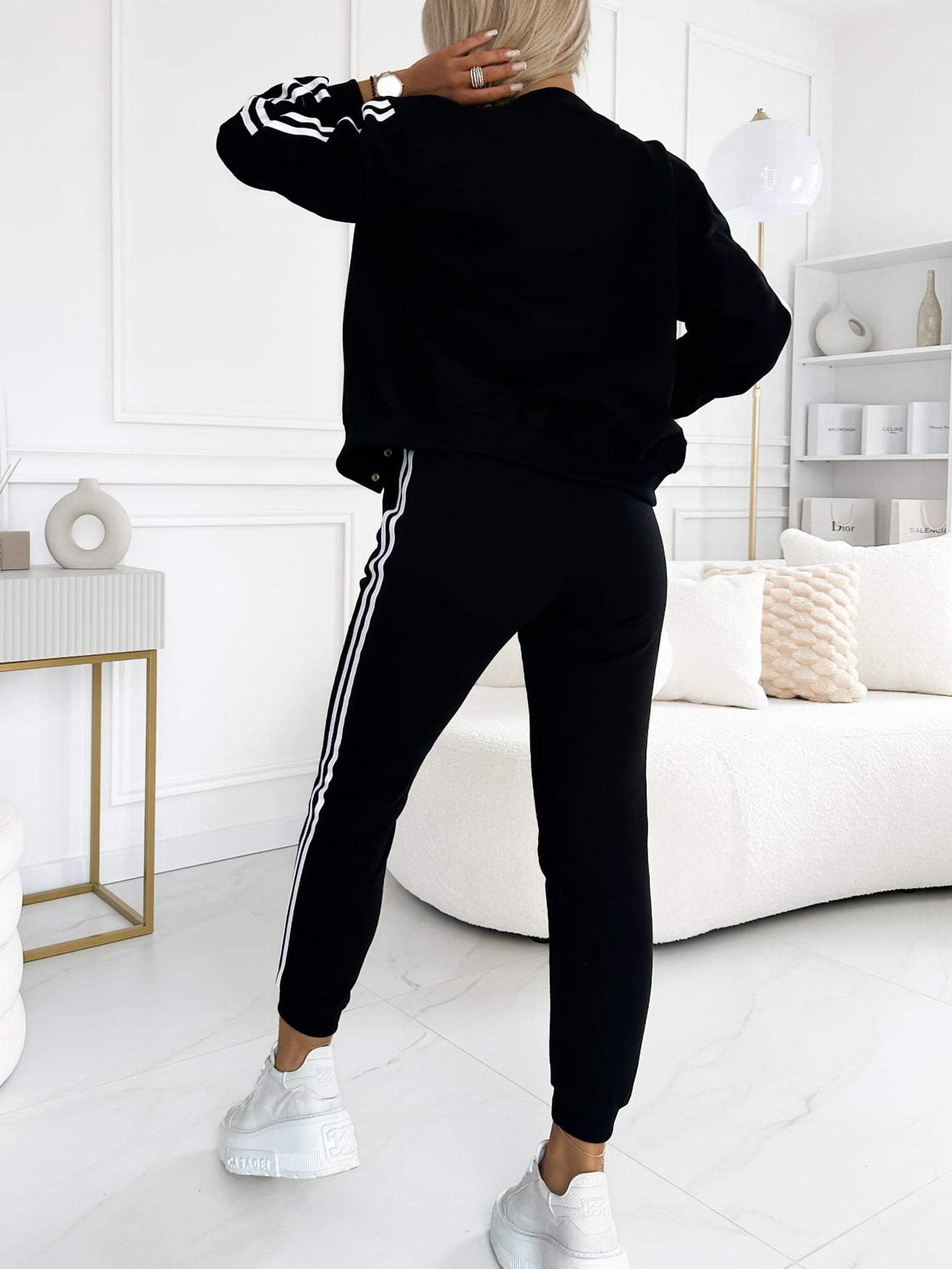 Dreiteiliges Set für Damen, bestehend aus einer Jacke und einer Baseballhose