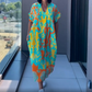 👗  🌸 Lässiges Elegantes Bedrucktes V-Ausschnitt Kleid für Damen – Fließender Stoff, Schmeichelhafte Passform & Perfekt für den Frühling ☀️