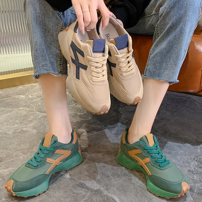 Modische Damen-Sneakers mit dicker Sohle