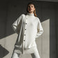 Damen-Strickjacke mit hohem Kragen und Knöpfen