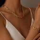 Verstellbares Halsketten- und Armband-Set im Blatt-Design mit Strasssteinen