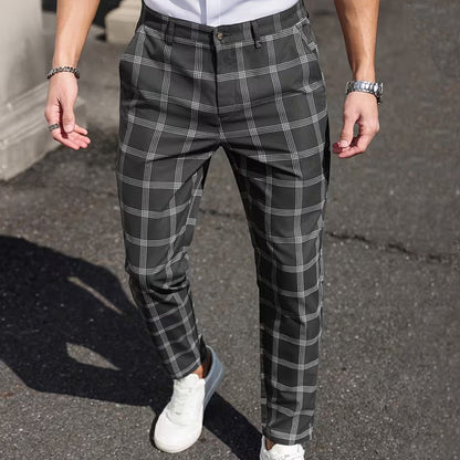 Herrenhose in schlanker Passform mit Karomuster