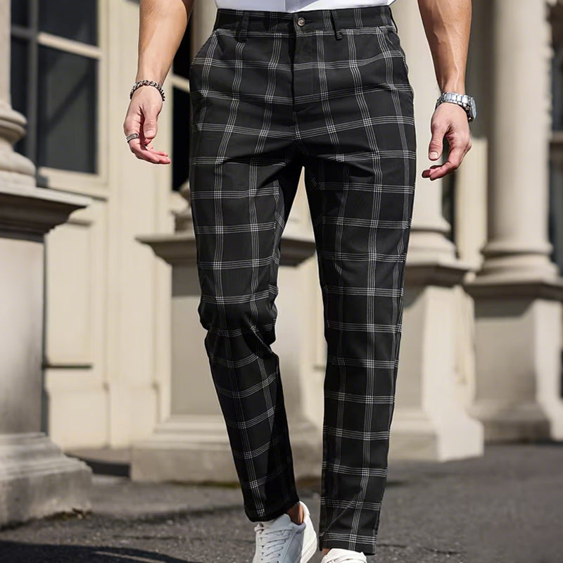 Herrenhose in schlanker Passform mit Karomuster