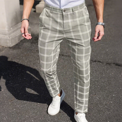 Herrenhose in schlanker Passform mit Karomuster