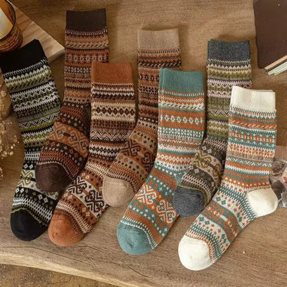 Socken im Retro-Ethno-Stil