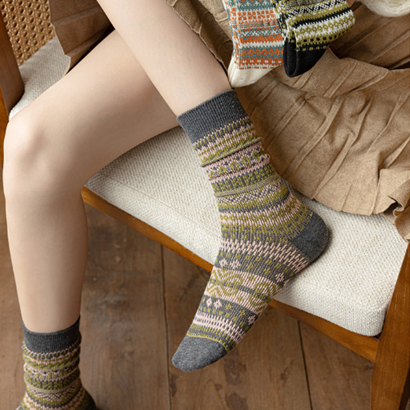 Socken im Retro-Ethno-Stil