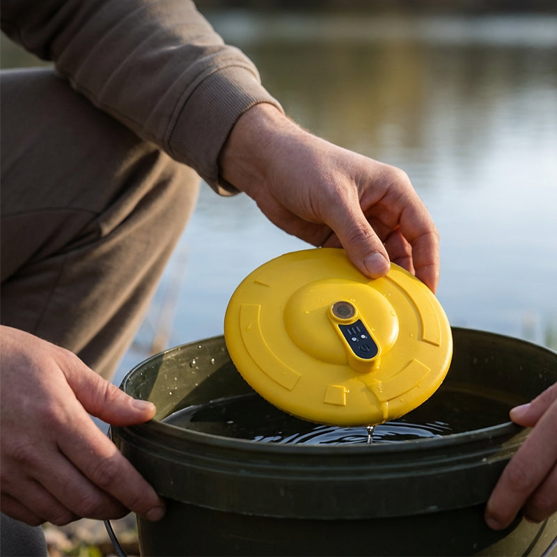 🐟💨 Mobile Belüftungspumpe für Ködereimer – schwimmend, wiederaufladbar, leistungsstark & leise, ideal für Angler unterwegs 🔋⚡ Köder frisch halten – ohne Kabel, ohne Stress.