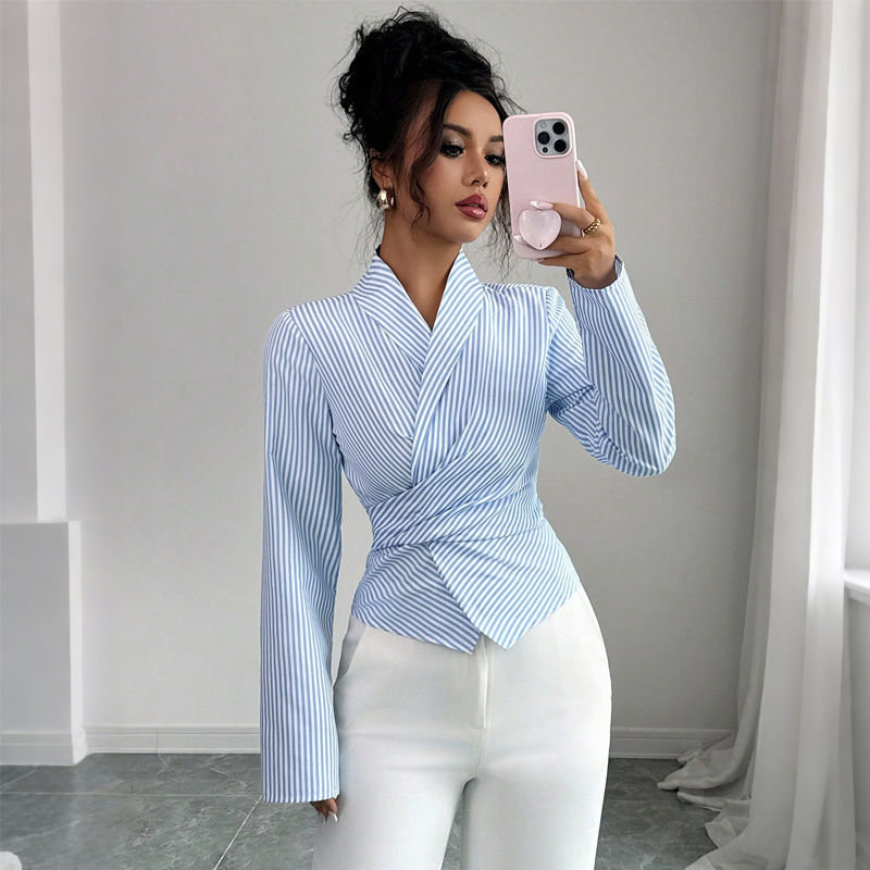 Damen-Bluse mit V-Ausschnitt, langen Ärmeln, Streifenmuster und Wickeldesign