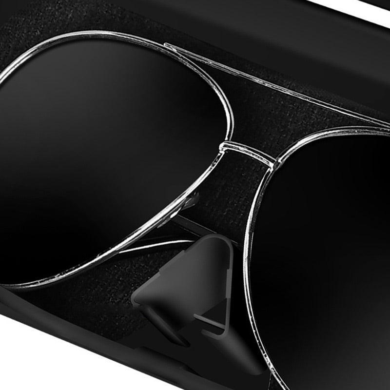 🕶️ KAUFE 2, ERHALTE 1 GRATIS! 🚗 Auto Sonnenblenden-Brillenbox – Universelle Passform, schützt Sonnenbrillen – Einfacher Zugriff, weiches Innenfutter & rutschfeste Halterung – bezahlen per Nachnahme ✅