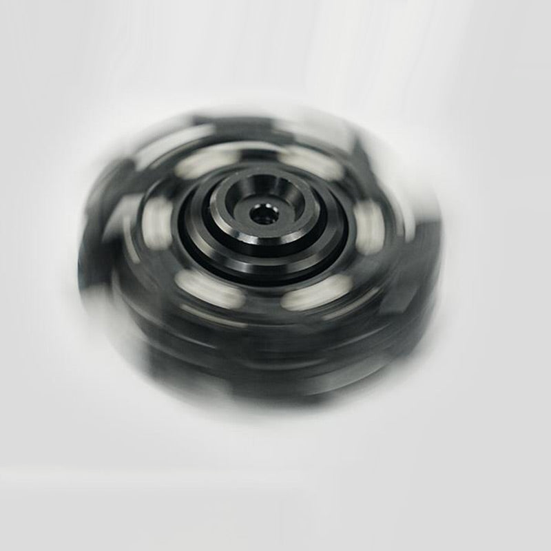 Kreativer Fidget-Slider mit offener Panzerung und Kreisel