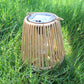 🏡🎋 50% RABATT! Solarbetätigte Rattan-Laterne – Wetterfest, automat. Ein/Aus & warmes Licht – Perfekt für Garten, Balkon & Terrasse ✨