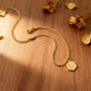 ✨ Damen Fußkette mit Initiale 💛 Goldfarbene Figaro-Kette im Minimalistischen Stil