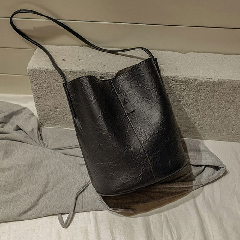 Minimalistische Umhängetasche mit großem Fassungsvermögen