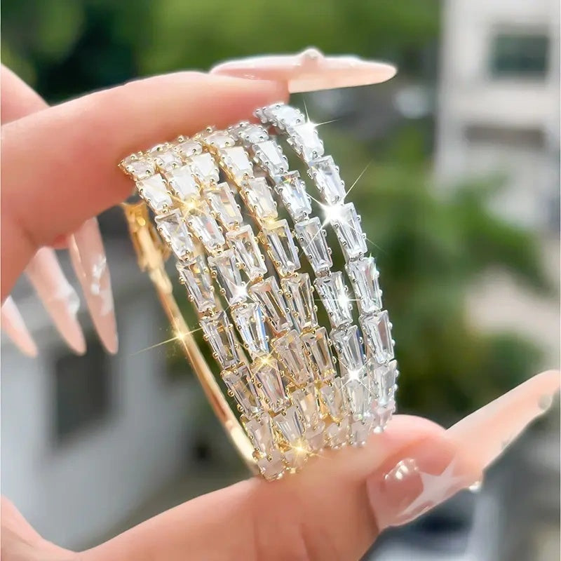 💎 50% RABATT JETZT! ✨ Damen Funkelnde Zirkonia Creolen – Mikropavé, Leichtes Kupfer & Auffälliges Design – Elegant, Vielseitig & Perfektes Geschenk 💫