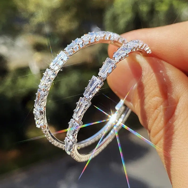 💎 50% RABATT JETZT! ✨ Damen Funkelnde Zirkonia Creolen – Mikropavé, Leichtes Kupfer & Auffälliges Design – Elegant, Vielseitig & Perfektes Geschenk 💫