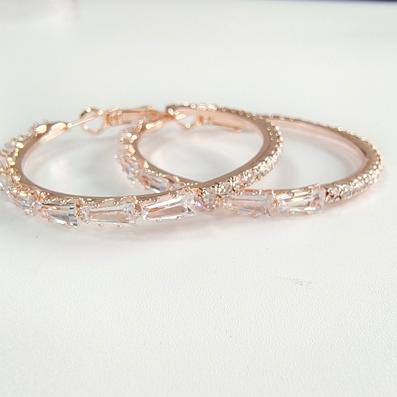 💎 50% RABATT JETZT! ✨ Damen Funkelnde Zirkonia Creolen – Mikropavé, Leichtes Kupfer & Auffälliges Design – Elegant, Vielseitig & Perfektes Geschenk 💫