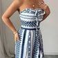👗💙 Geometrischer Jumpsuit mit Halter-Ausschnitt & Seitenschlitz!