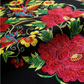 Mexikanische Tischdecke mit Blumenmuster und Wellenrand